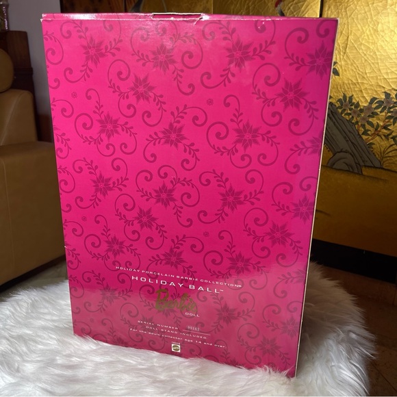 Barbie Vintage “Holiday Ball” 1998 Porcelain Doll New In Box Limited Edition - Picture 6 of 7